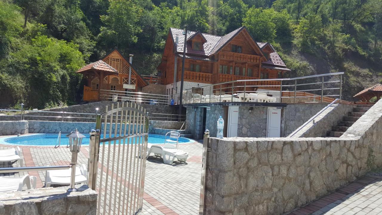Izvor Bazeni Vrela Villa Uzice Bagian luar foto